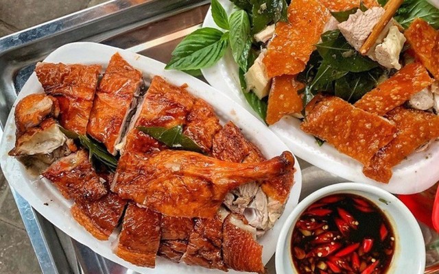 Vịt Cỏ Nướng Lá Mắc Mật - Hoa Lư