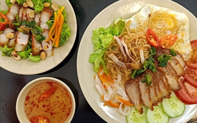 Cơm Tấm, Cơm Thịt Khìa & Cơm Thịt Sườn - Bùi Văn Danh