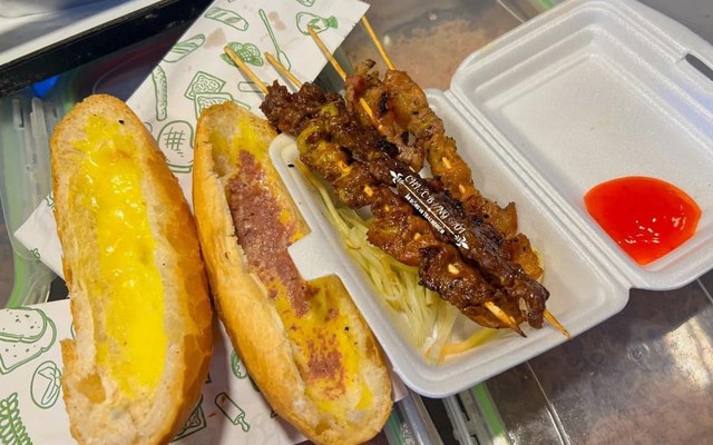 Bánh Mì Bò Nướng Bơ - Cambodia