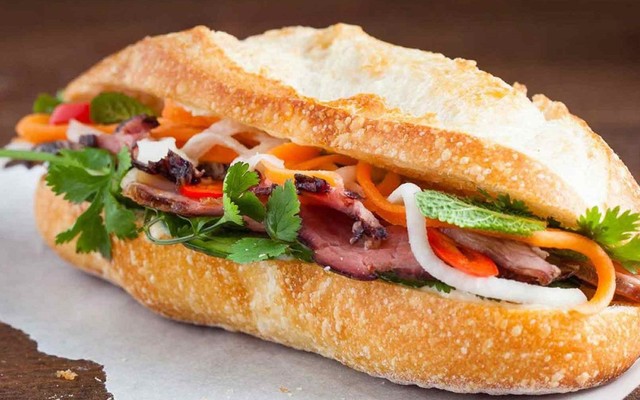 Bánh Mì Pate Bò Thịt Chả - Út Thanh