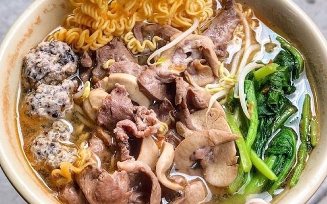 Ăn Vặt Đường Phố - Mỳ Tim Cật Chua Cay - Lạc Long Quân