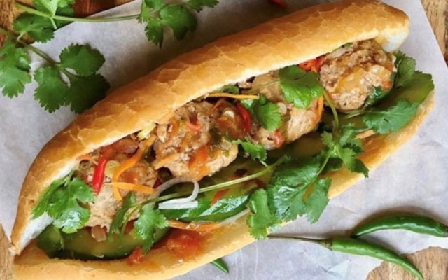 Bánh Mì A Mà - 13 Đường 5A