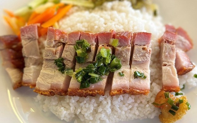 Cơm Tấm, Cơm Sườn & Cơm Heo Quay - Minh Toàn