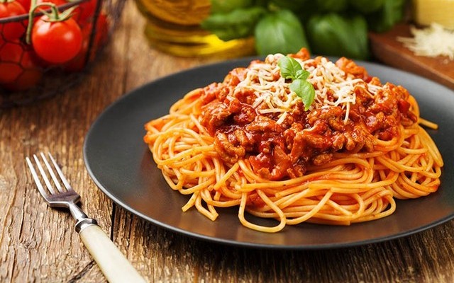 Bật Bếp Lên - Mỳ Ý, Gà Rán & Cơm Kẹp