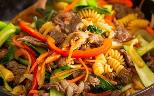 Bánh Mì Ngọc Thu - Bánh Mì, Mì & Nui Xào Bò - 178 Xô Viết Nghệ Tĩnh