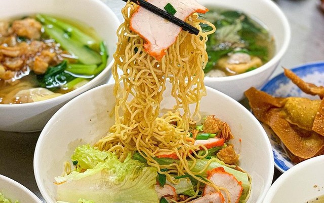 Hủ Tiếu Chú Bình - Trường Chinh