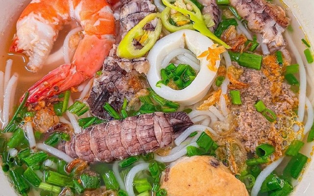 Hủ Tiếu Mực Gia Nguyễn - Tân Phú