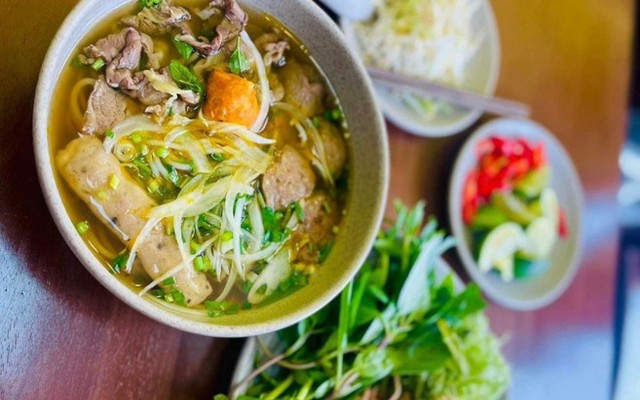 Bún Bò Huế Trương Gia - Đường B5 KDC Phú Thịnh