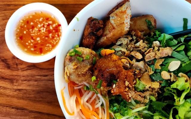 Quang Anh Quán - Món Ngon 3 Miền - Lý Thái Tổ Nối Dài