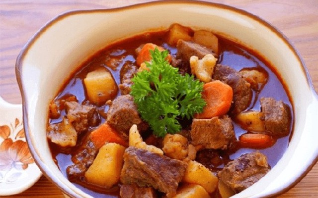 A Chưởng - Bánh Mì Bò Kho & Phở Bò