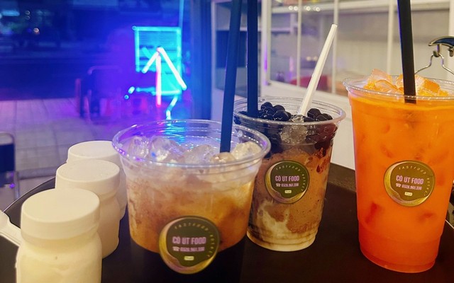 Cô Út Food - Sinh Tố Dừa, Yaourt & Ăn Vặt