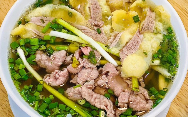 Phở Lý Quốc Sư - 136 Hồ Tùng Mậu