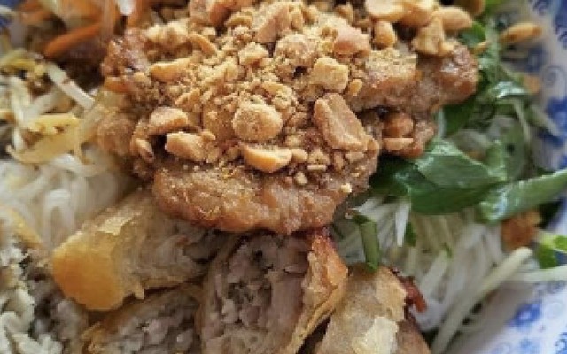 Bánh Ướt Bún Thịt Xào Đại Lợi - Hai Bà Trưng