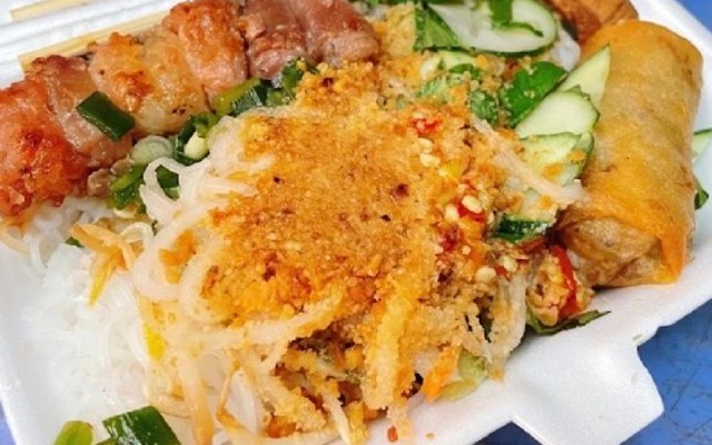 Ngân 2 - Bún Thịt Xào - Đề Thám