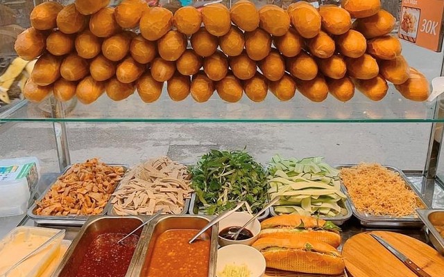 Chị Thảo - Bánh Mì Quảng Ngãi & Bánh Bao