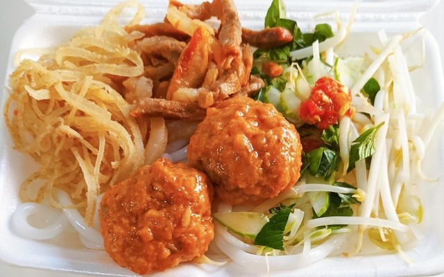 Lạc Ký - Bánh Tằm, Bánh Mì & Bún Chả Giò - Lê Văn Nhung