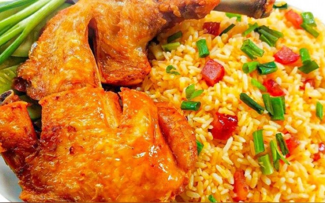 Cơm Gà Xối Mỡ KENTA - Cơm Gà & Mì Xào, Nui Xào