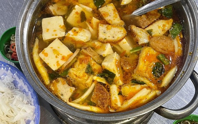 Quán Chay 5 Mến - Hủ Tiếu Sa Tế, Cơm Chay & Lẩu - Nguyễn Cửu Vân