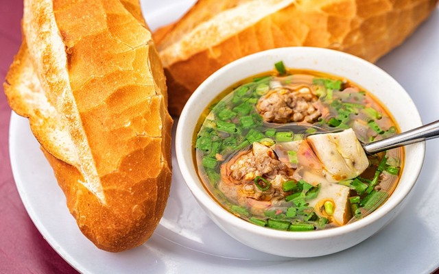 Bánh Mì Xíu Mại & Bánh Mì Thịt Khìa - Ung Văn Khiêm