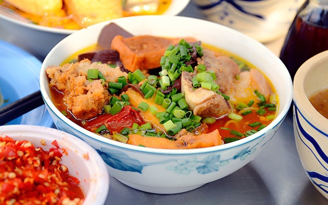 Bún Bò Bún Riêu 6 Đông - Châu Thị Kim