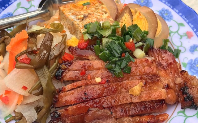 Cơm Tấm Long Xuyên - Dì Đèo - Thi Sách