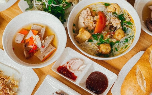 Bánh Cuốn, Bún Chả Hà Nội Hương Giang - 125 Hai Bà Trưng