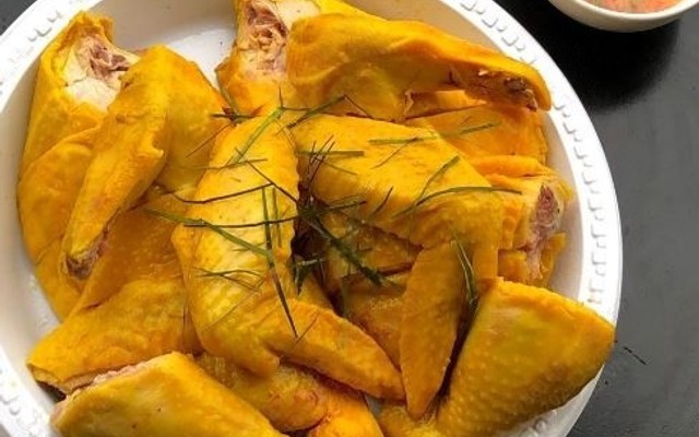 Tiệm Gà Ủ Muối Mặt Bự