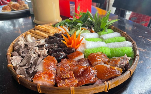 Mẹt Như Ý - Heo Rừng Quay Thảo Mộc - Trần Việt Châu