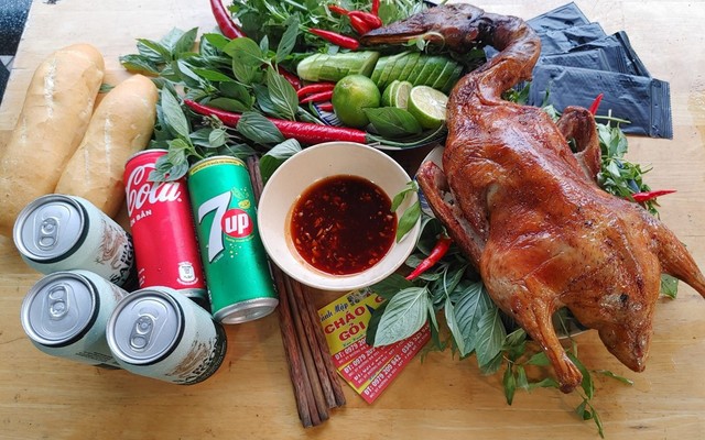 Vịt Quay Cảnh Mập - Cháo & Gỏi Gà - 57 Đường DX031