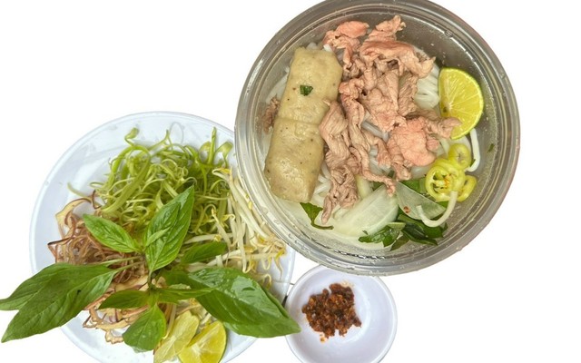 Bún Bò Gia Truyền Góc Huế - Trần Văn Đang