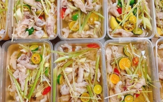 Cô 2 - Chân Gà Sốt Thái & Chân Gà Sả Tắc