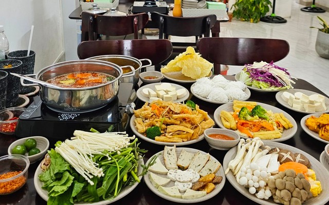 Lẩu Chay Khai Tâm - Mạc Thiên Tích