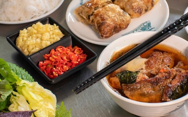 Bún Chả Nướng Bà Vị - Sốt Vang & Bánh Mì - 343 Lê Duẩn