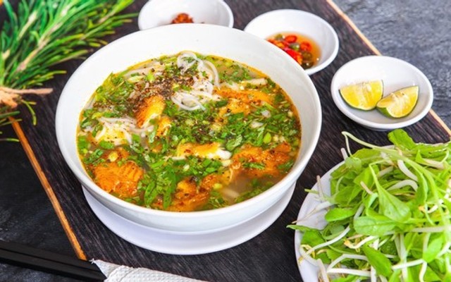 Sơn Thuỷ - Bún Bò Huế, Bánh Canh Cá Lóc & Cơm Hến
