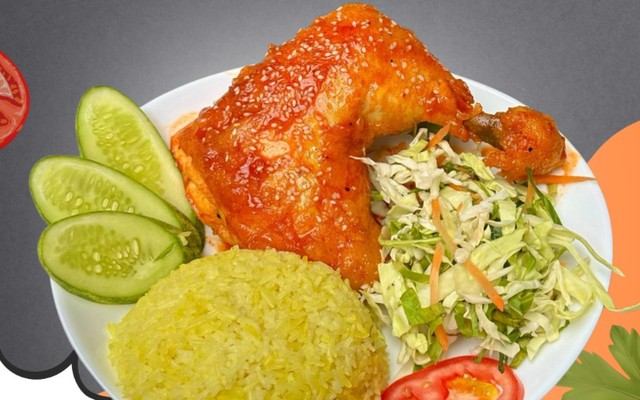 Tiệm Cơm Cá Mập Ú - Cơm Gà & Cơm Sườn Chiên Mắm