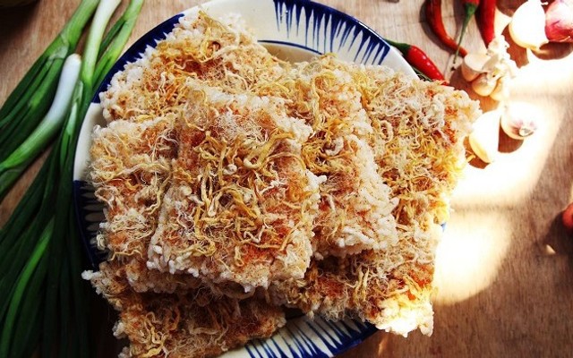 Tiệm Ăn Vặt Bà Bếu