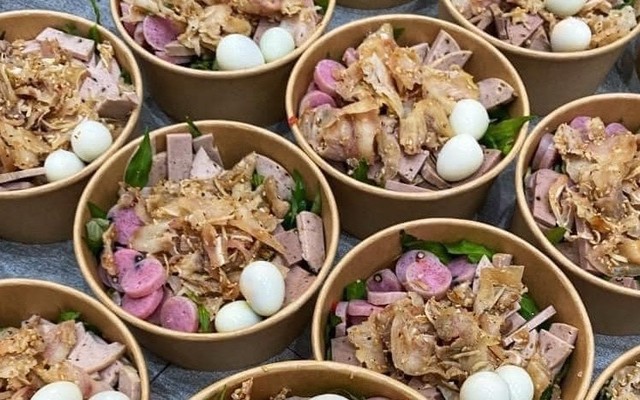 Pinky Tea - Tré Trộn Nem Chả & Trà Mãng Cầu, Trà Sữa Kem Trứng - Trần Quý Cáp
