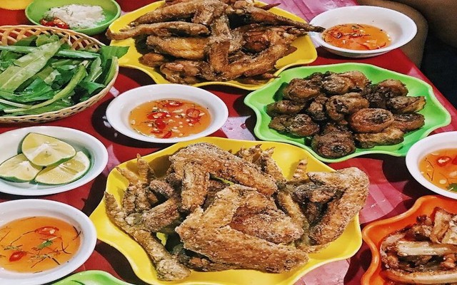 Chân & Cánh Gà Rang Muối - Triệu Việt Vương