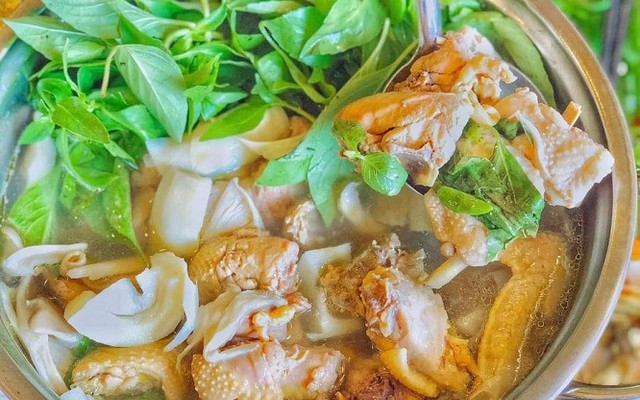 Xôi Chiên Kho Quẹt & Lẩu Gà Lá É - Tiệm Ăn 186