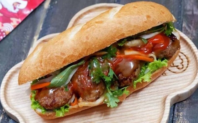Bánh Mì Thịt Xiên Nướng - Bánh Mì Hải Phòng