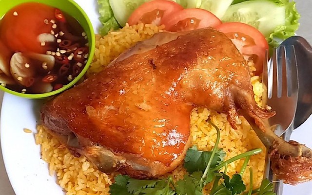 Cơm Gà Linh Mập - Sân Bóng Đá Đại Long