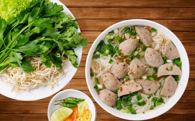 Phở & Hủ Tiếu 6 Mai - Nguyễn Thái Sơn