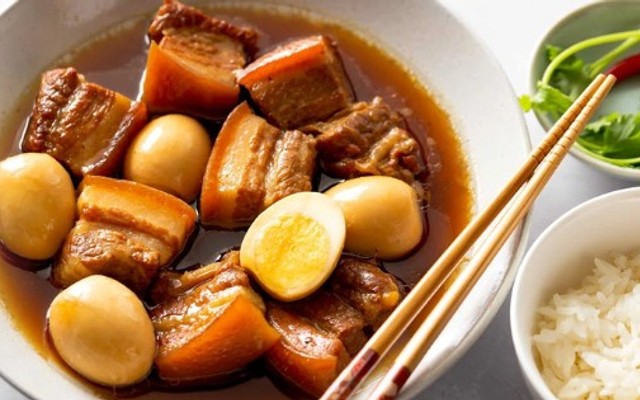 Quán Cô Hạ - Cơm, Ốc & Hải Sản - 49 Nguyên Hồng