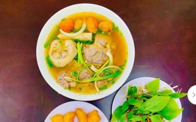 Gia Hân - Bún Bò Huế - Đền Lừ 2
