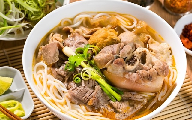 Huyền Bún Bò - Bún Bò Ngon - Tân Qúy