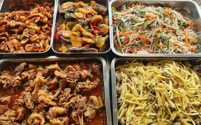 Cơm Tô Sáng - Hoàng Bá Bích