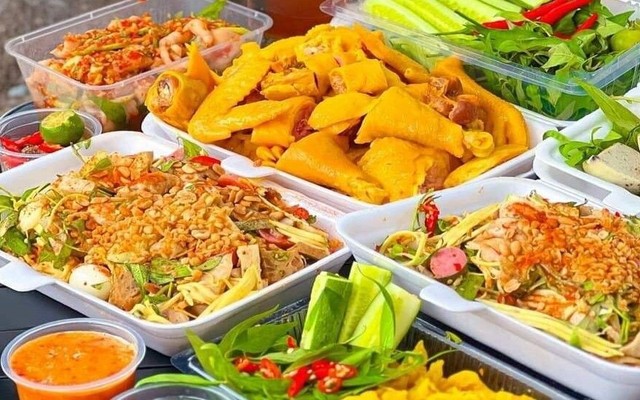 HELY FOOD - Gà Ủ Muối Hoa Tiêu & Tré Trộn - Nguyễn Đình Chiểu