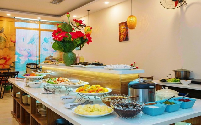 Quán Chay Tuệ Tâm - Cơm Chay Văn Phòng - 341 Hoàng Hoa Thám