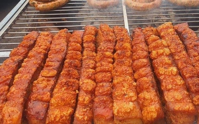 Thanh Giang - Ba Chỉ Nướng Lu & Dồi Sụn Nướng