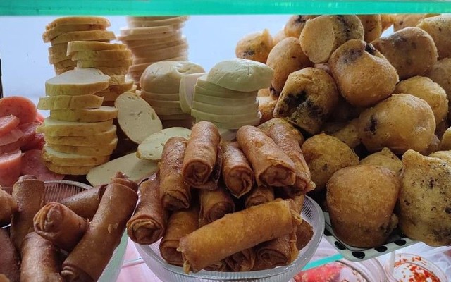 Bánh Cuốn Nóng, Xiên Que & Ăn Vặt Ngon - 1129 Phạm Văn Bạch